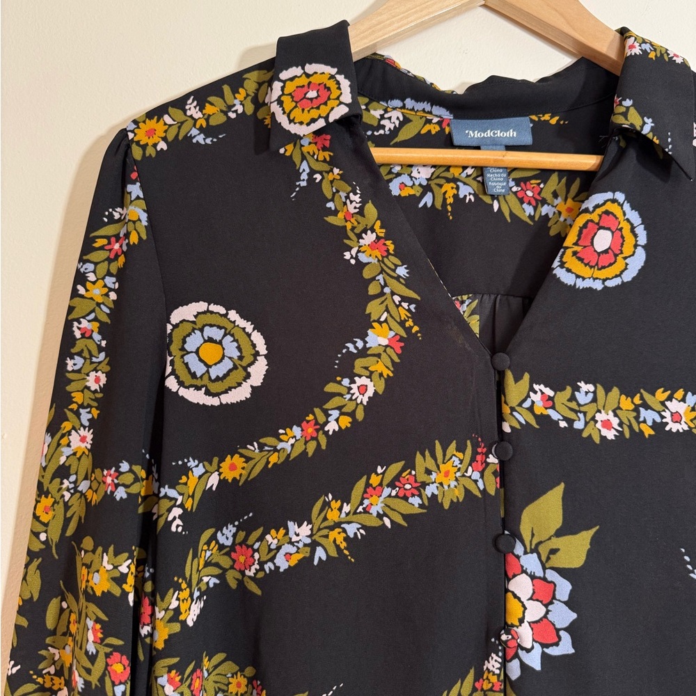 Modcloth Size S Black Floral Blouse - Picture 2 of 7